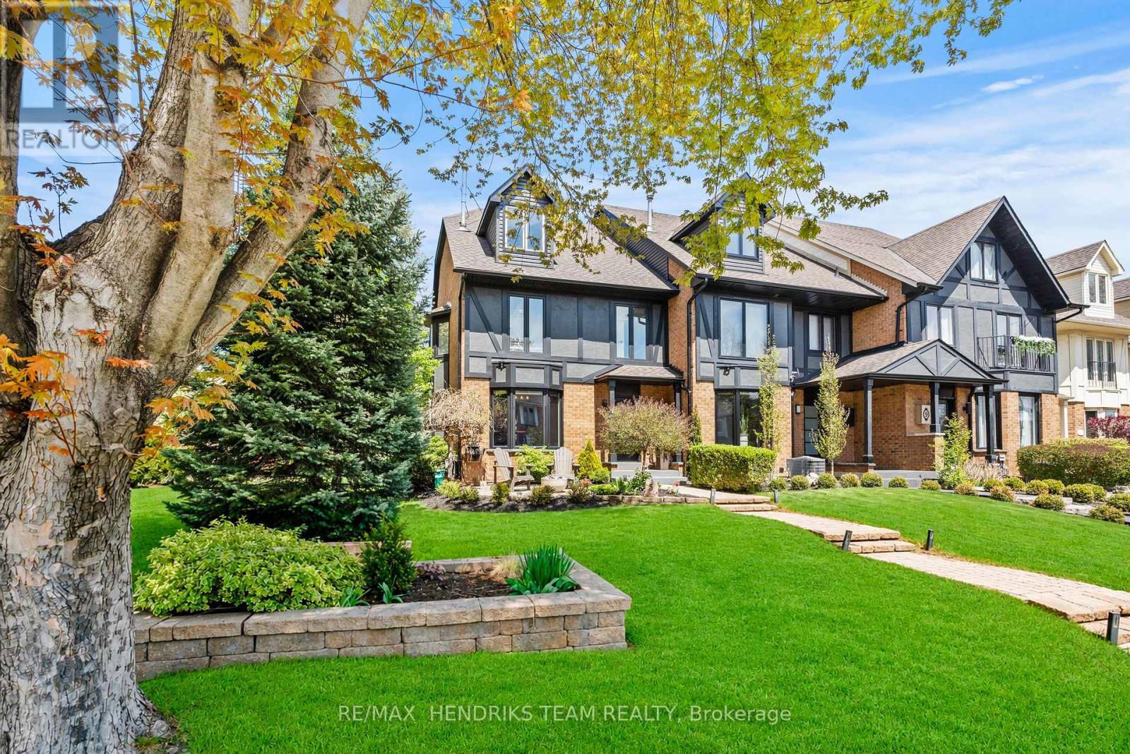 5 HARBOUR DRIVE - 41