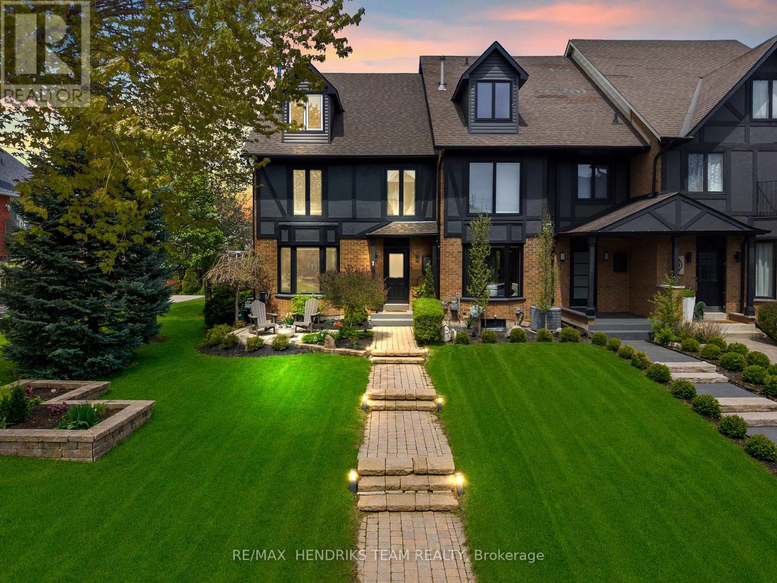 5 HARBOUR DRIVE - 42