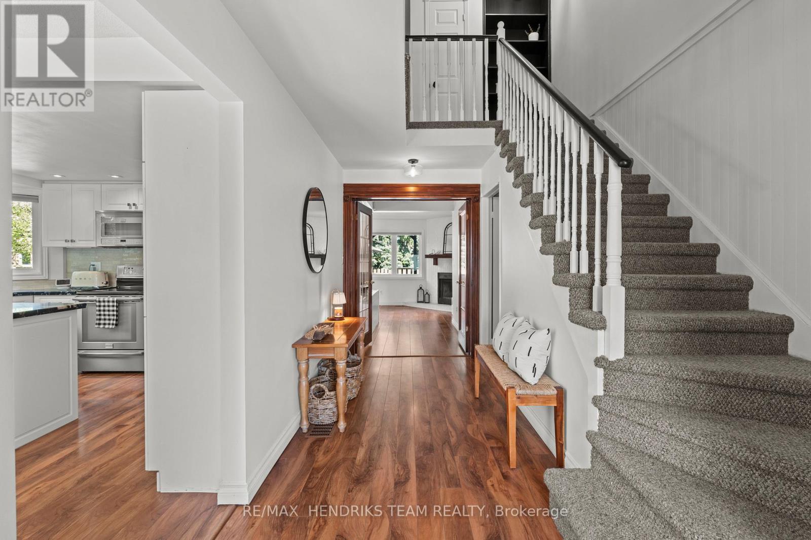 5 HARBOUR DRIVE - 7