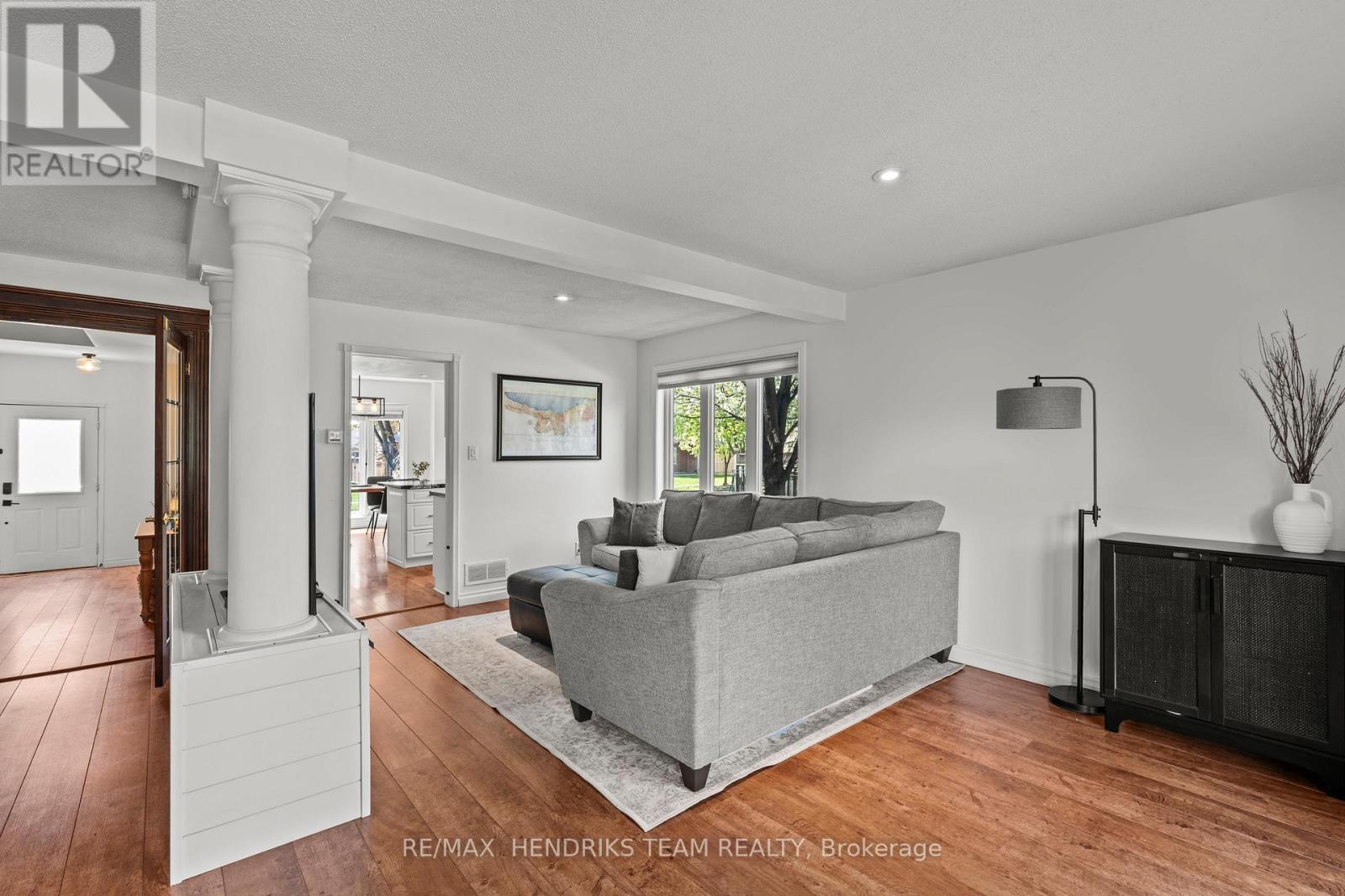 5 HARBOUR DRIVE - 9