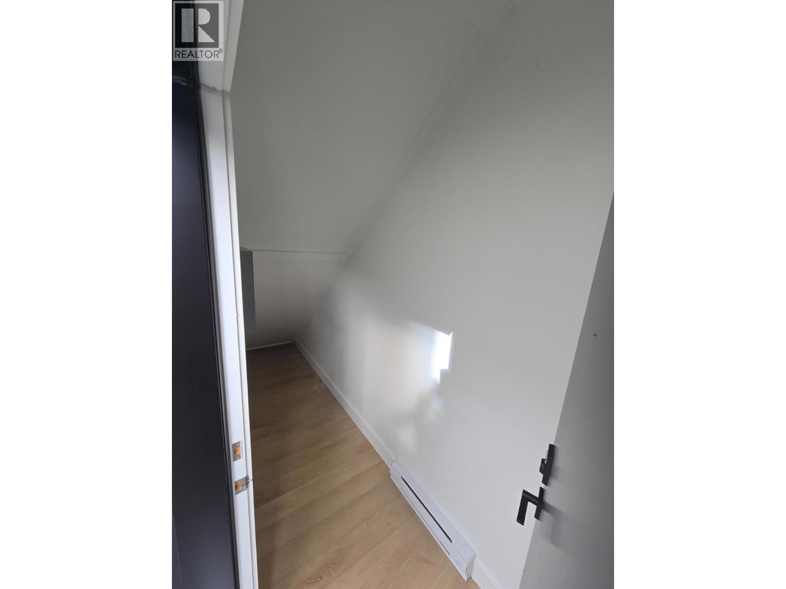 1315/1317 Third Street W, Revelstoke