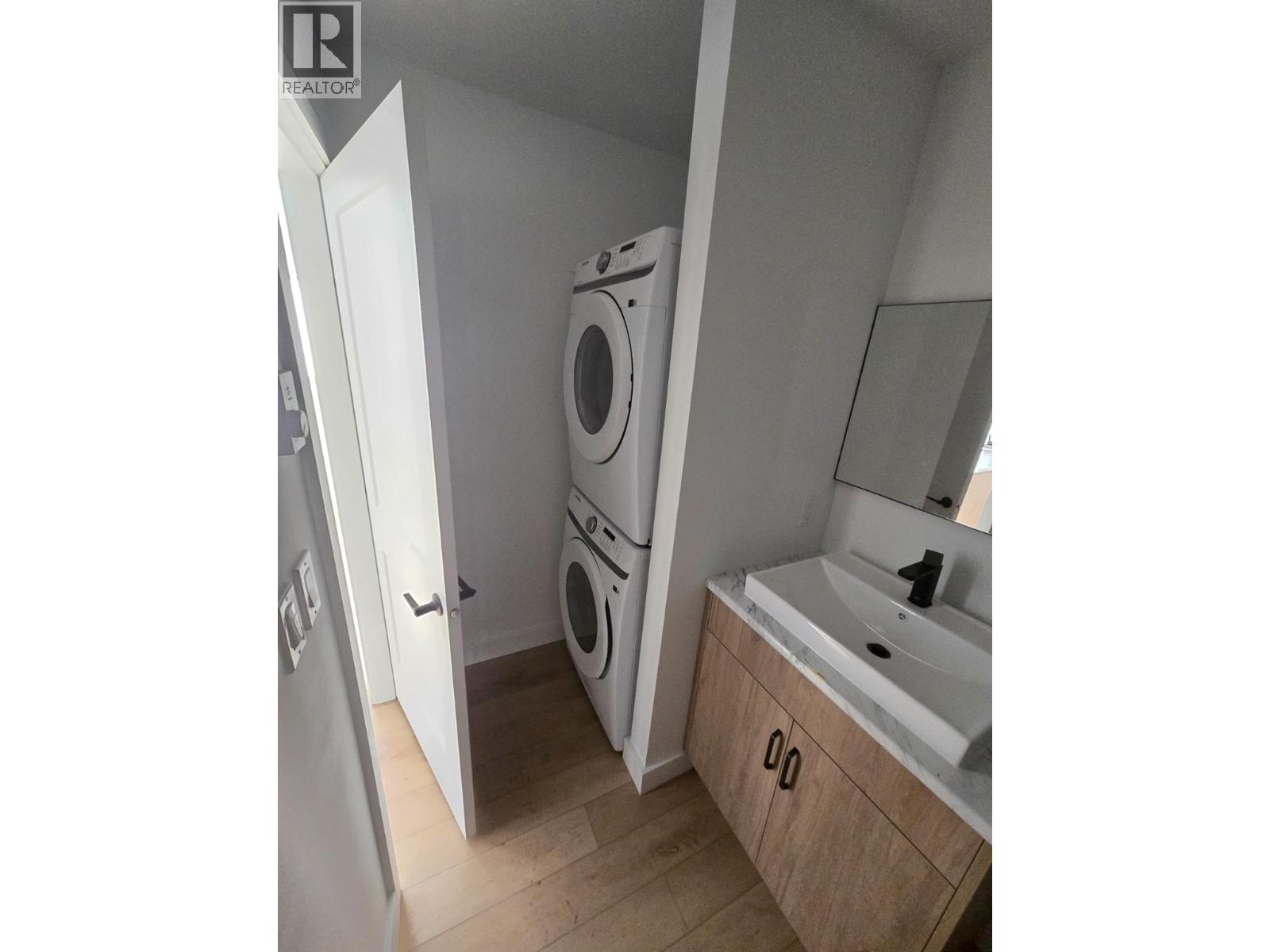 1315/1317 Third Street W, Revelstoke