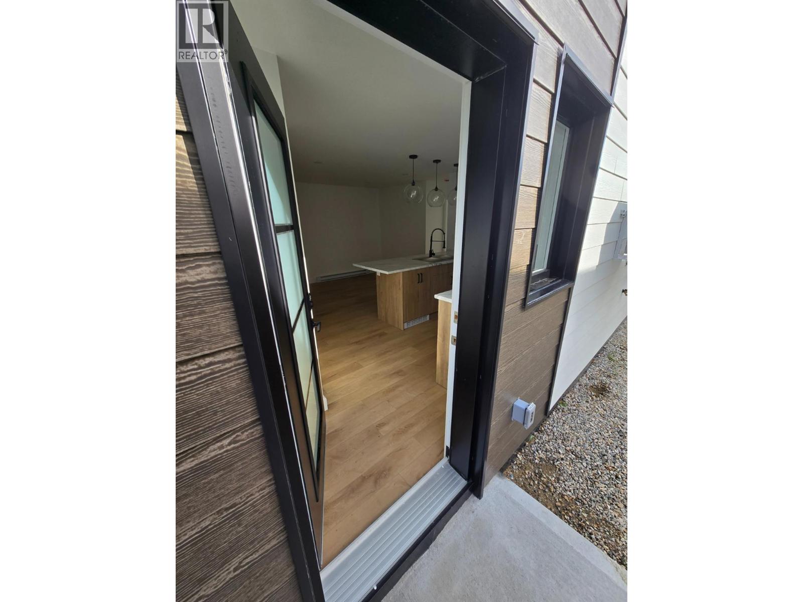 1315/1317 Third Street W, Revelstoke