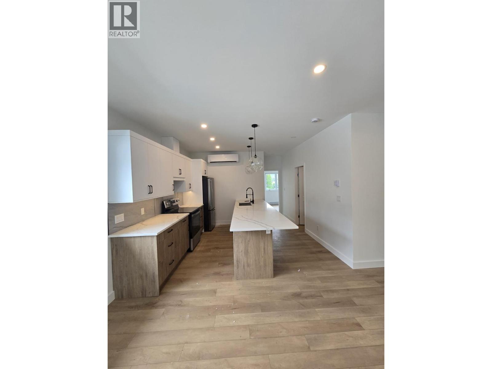 1315/1317 Third Street W, Revelstoke