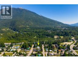 1206 Carlson Street, Revelstoke, BC V0E2S0 Photo 7