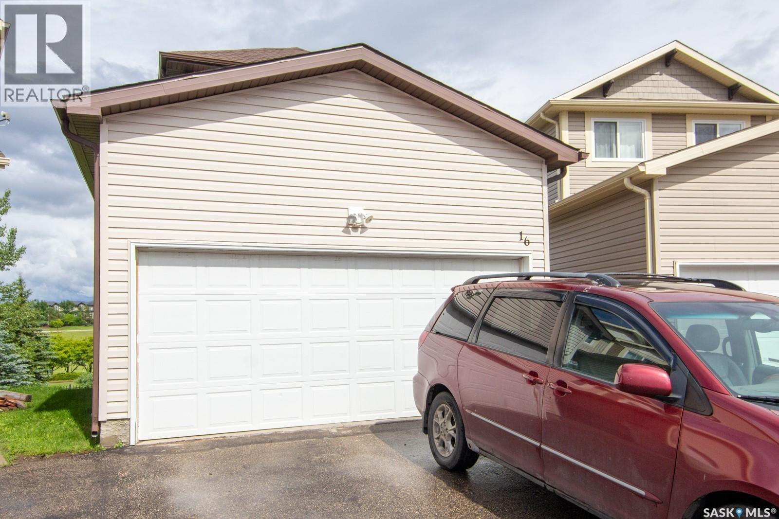 16 202 Mckague CRESCENT - photo 4