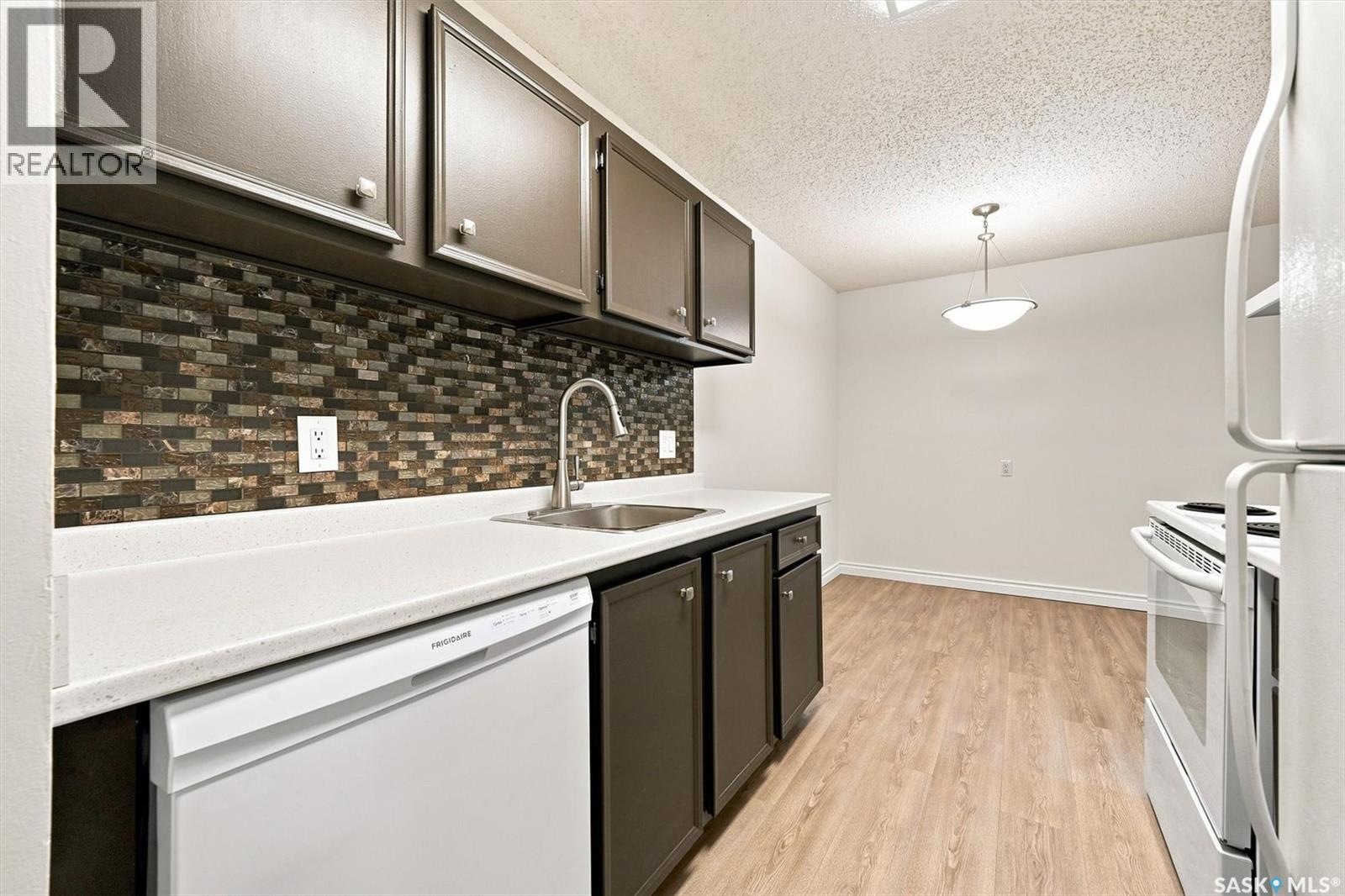 #312B 4040 8th STREET E - 14
