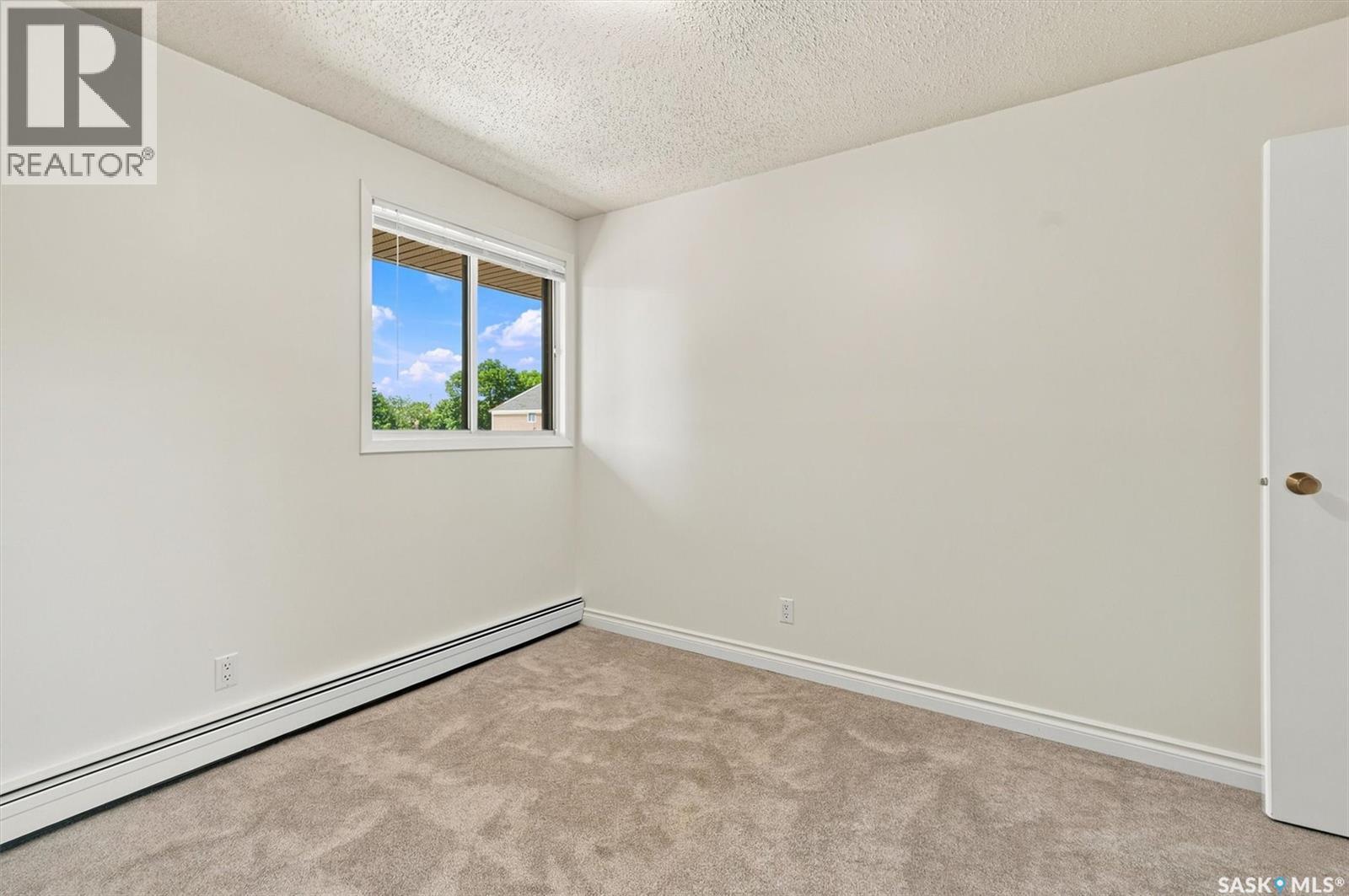 #312B 4040 8th STREET E - 18