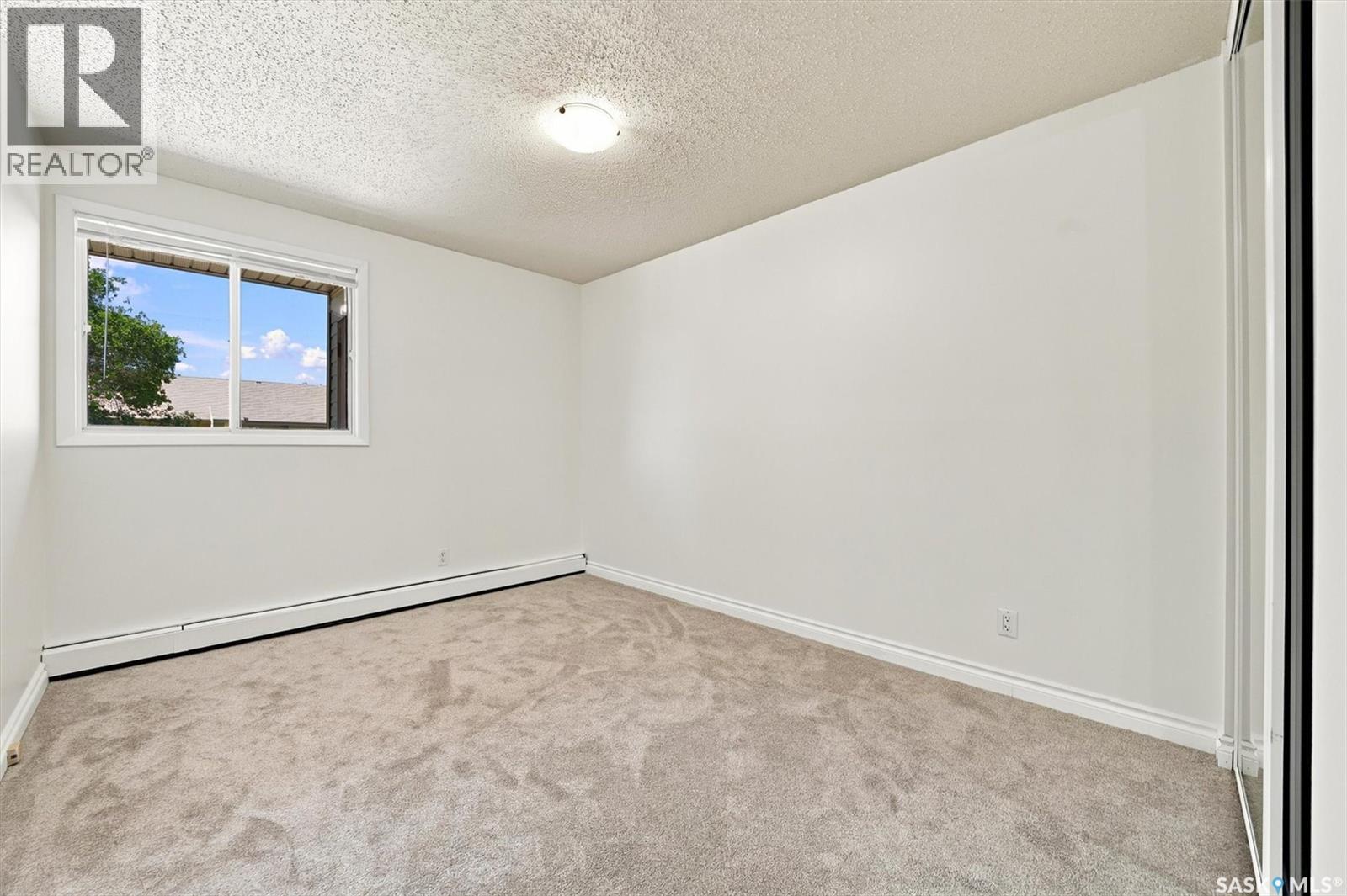 #312B 4040 8th STREET E - 23