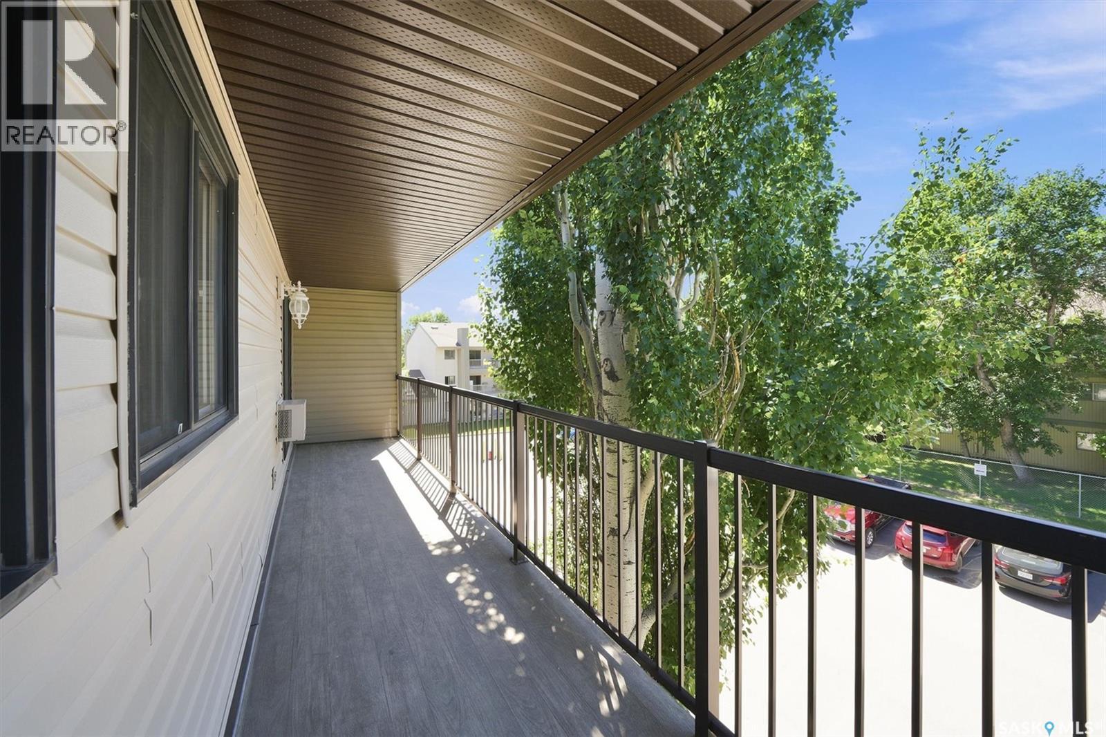 #312B 4040 8th STREET E - 29