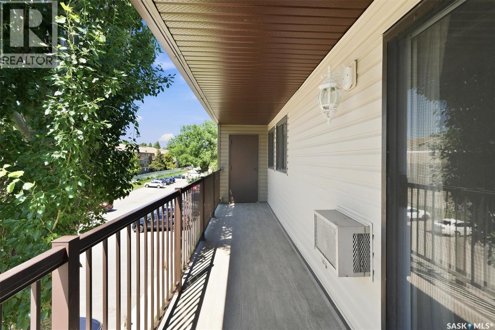 #312B 4040 8th STREET E - 30