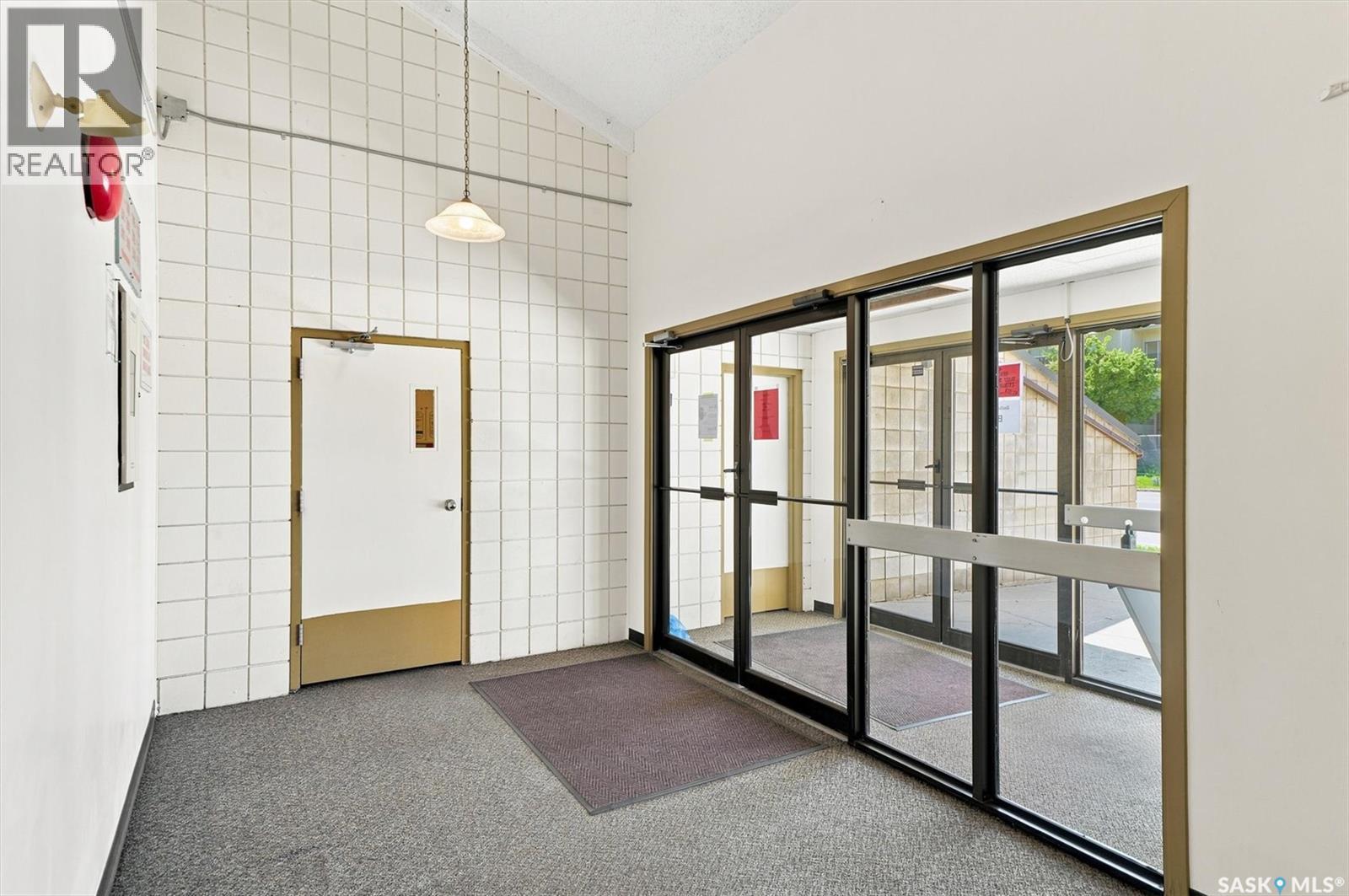 #312B 4040 8th STREET E - 32