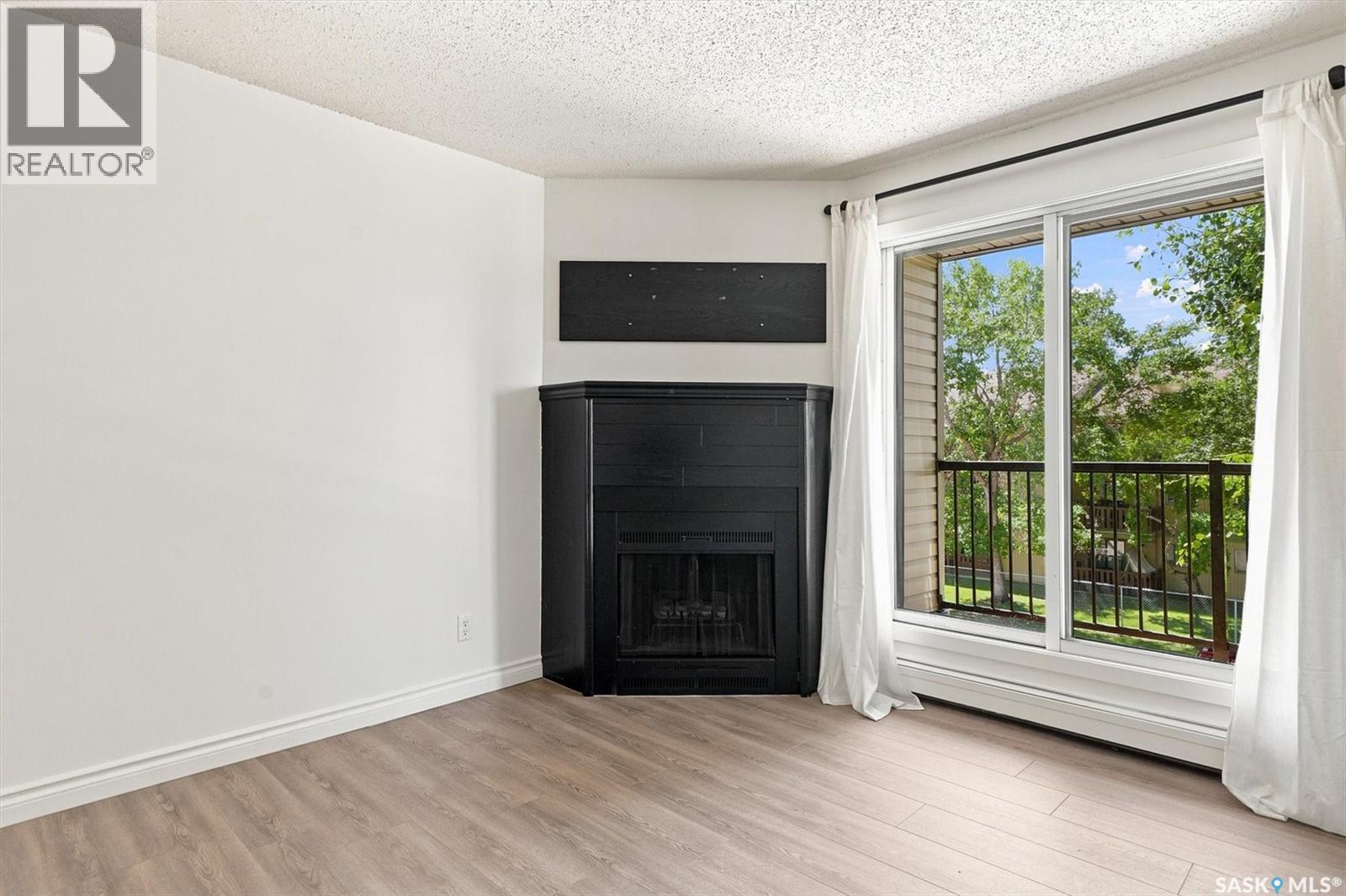 #312B 4040 8th STREET E - 4