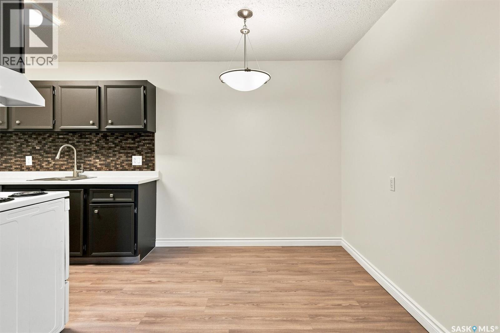 #312B 4040 8th STREET E - 8