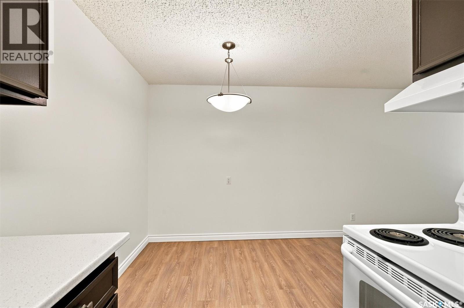 #312B 4040 8th STREET E - 9