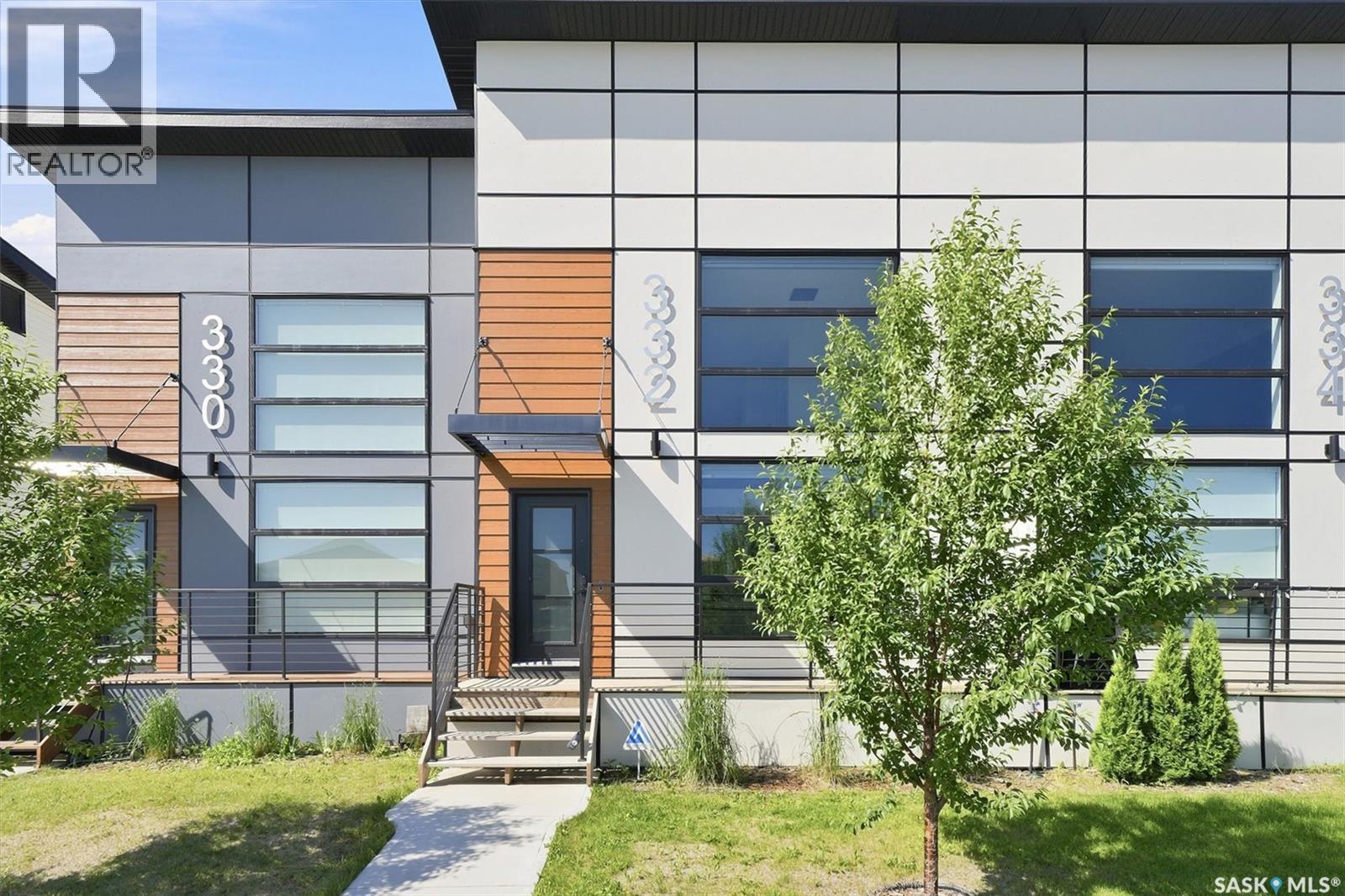 #332 McFaull CRESCENT - 1