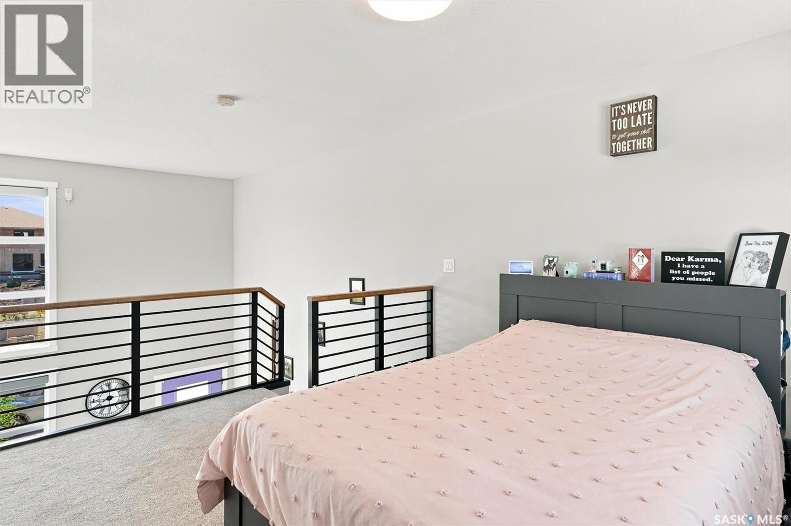 #332 McFaull CRESCENT - 18