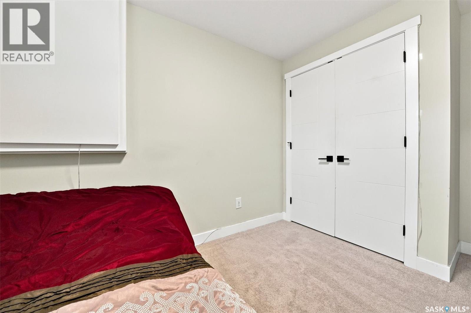 #332 McFaull CRESCENT - 28