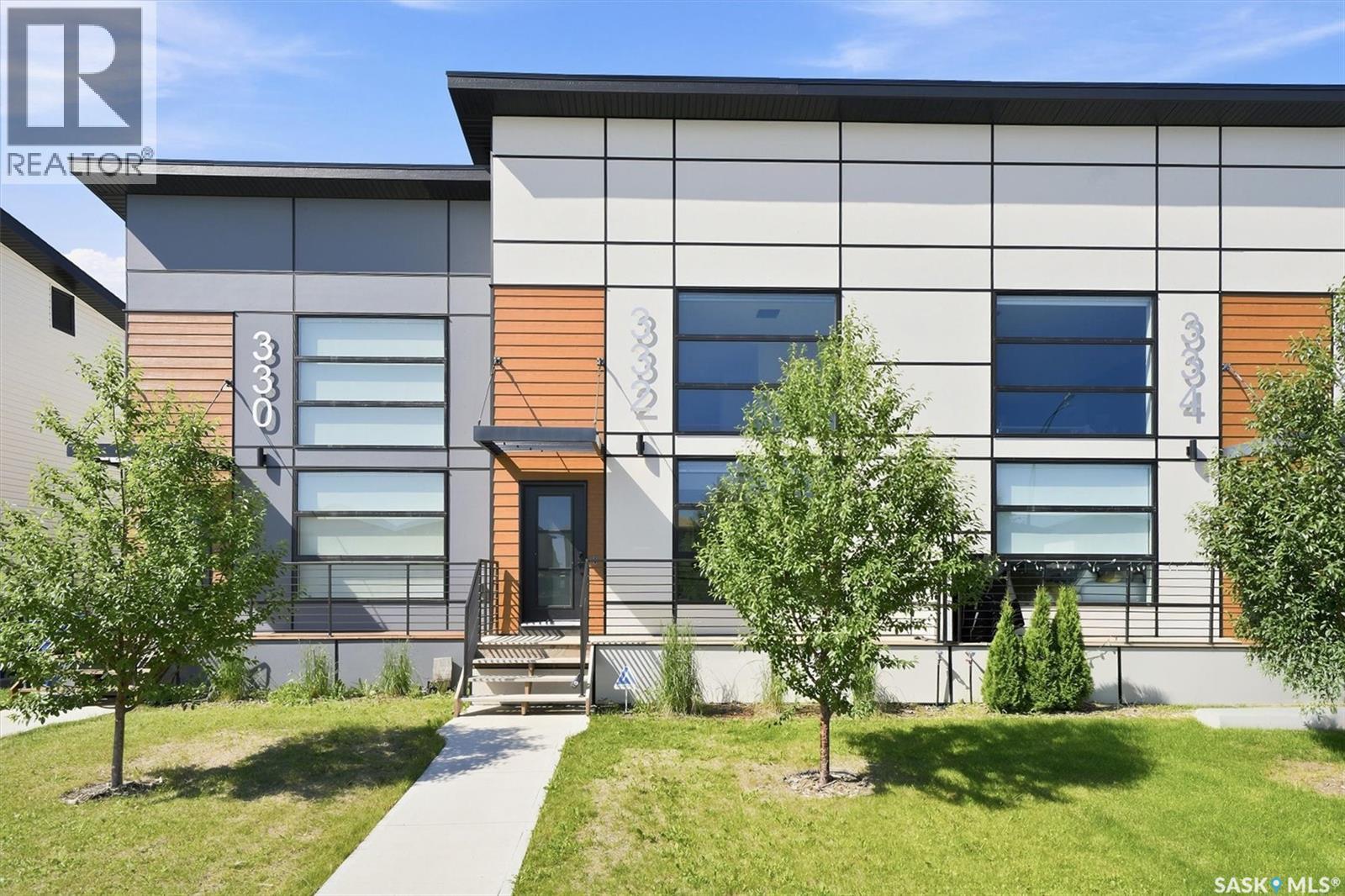 #332 McFaull CRESCENT - 33