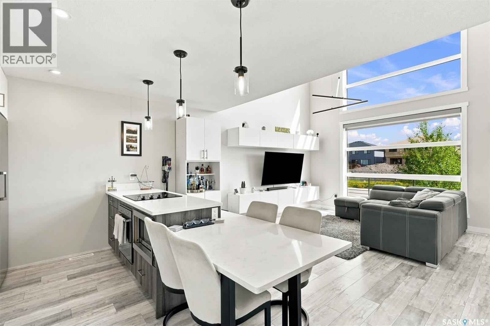 #332 McFaull CRESCENT - 8