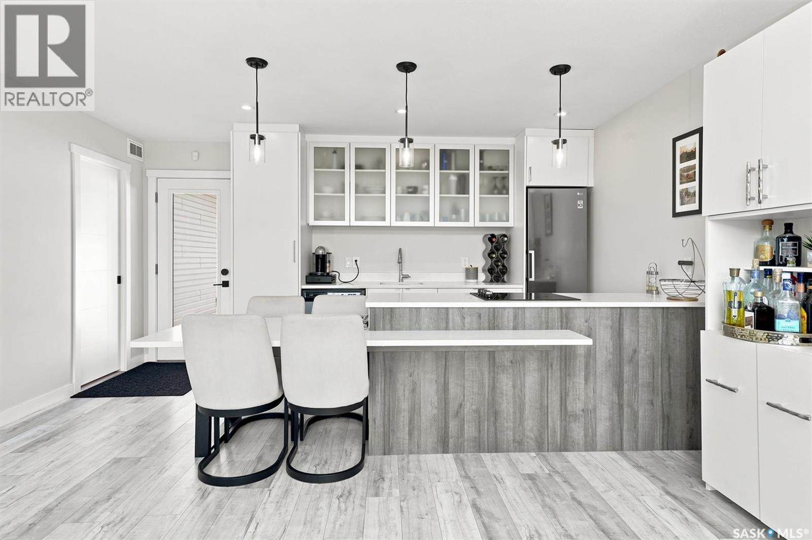 #332 McFaull CRESCENT - 9