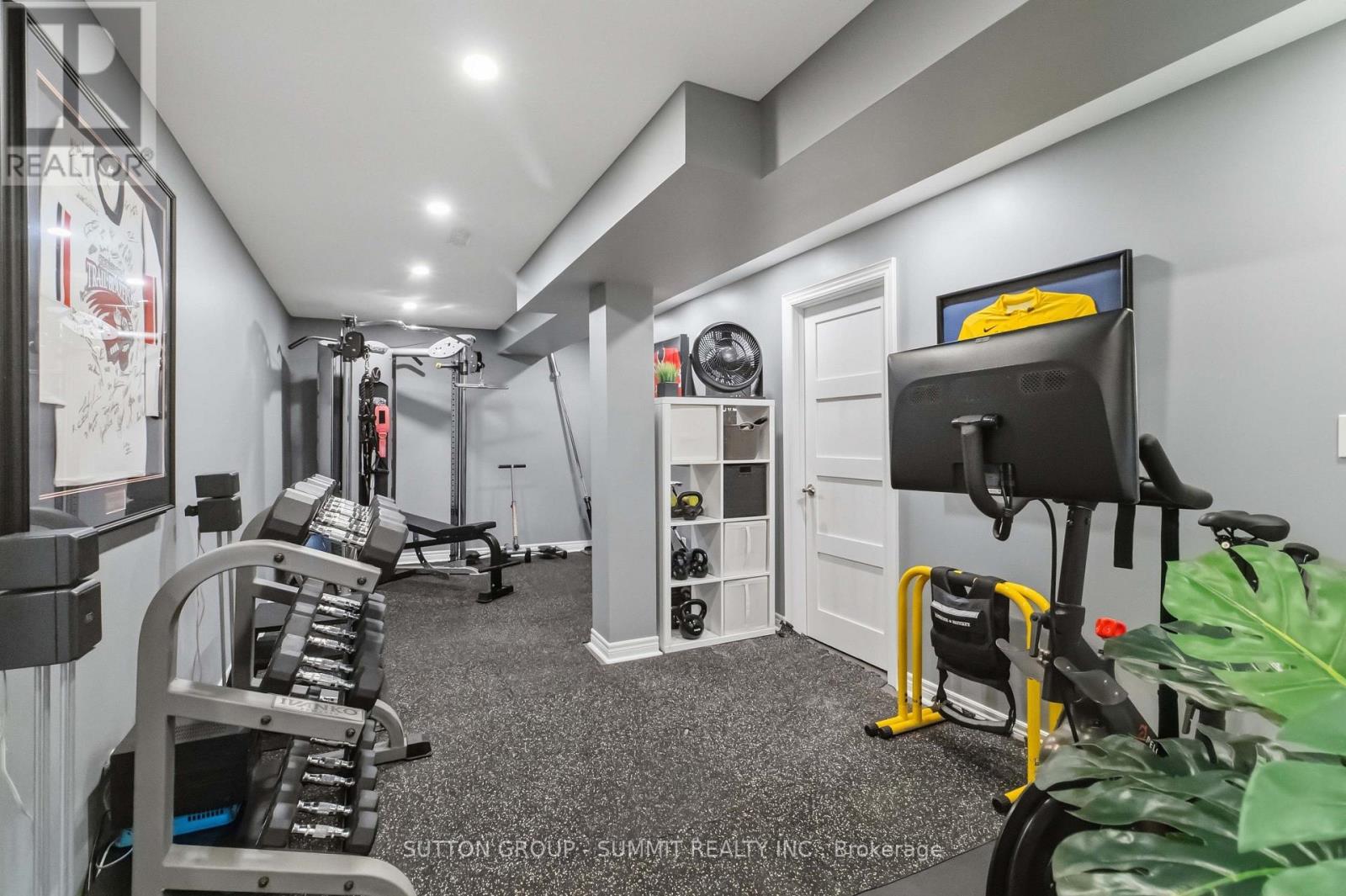 3346 STOCKSBRIDGE AVENUE - 28