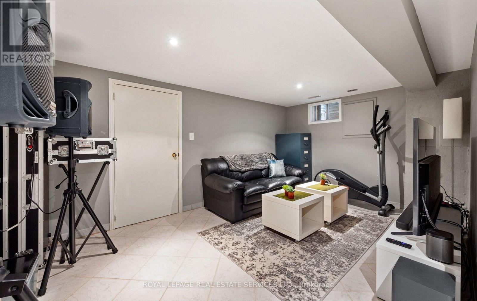 613 BERESFORD AVENUE - 31