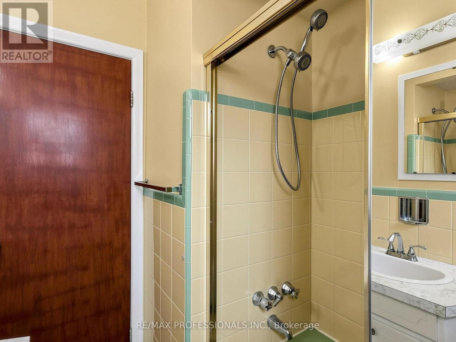 9 DETLING COURT - 14