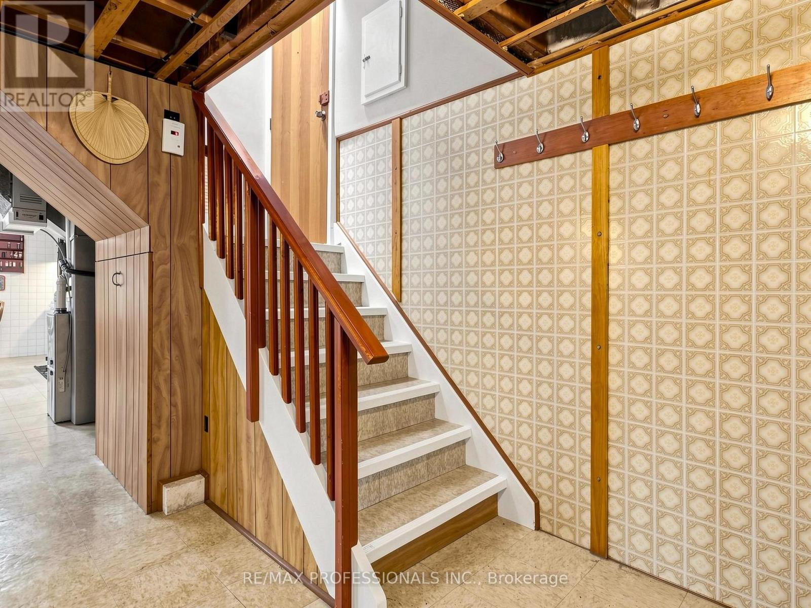 9 DETLING COURT - 15