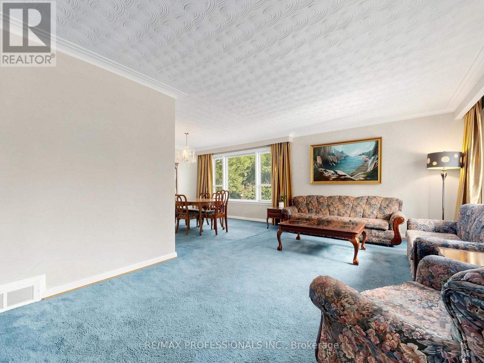 9 DETLING COURT - 4