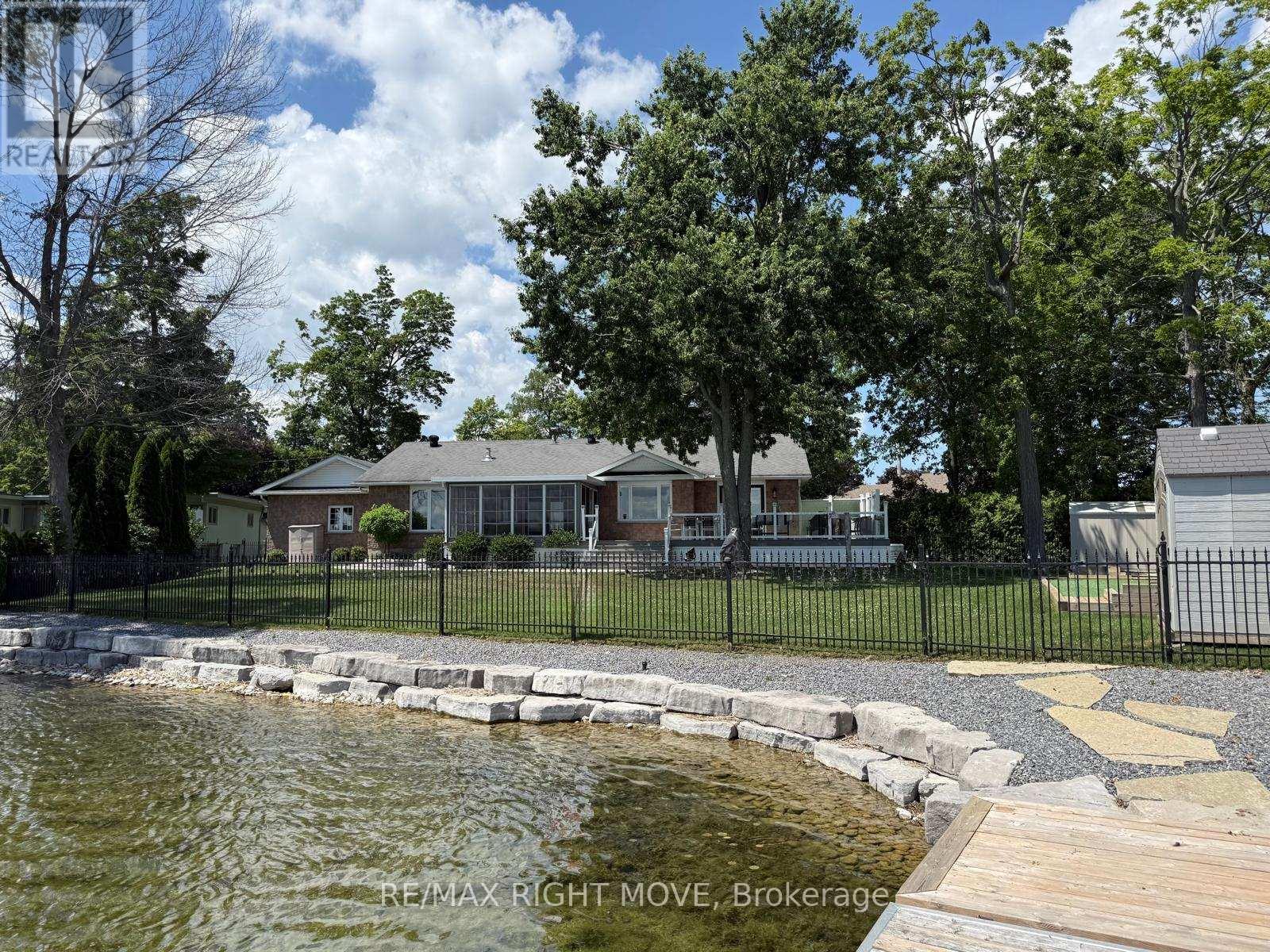 661 GLEN CRESCENT - 2
