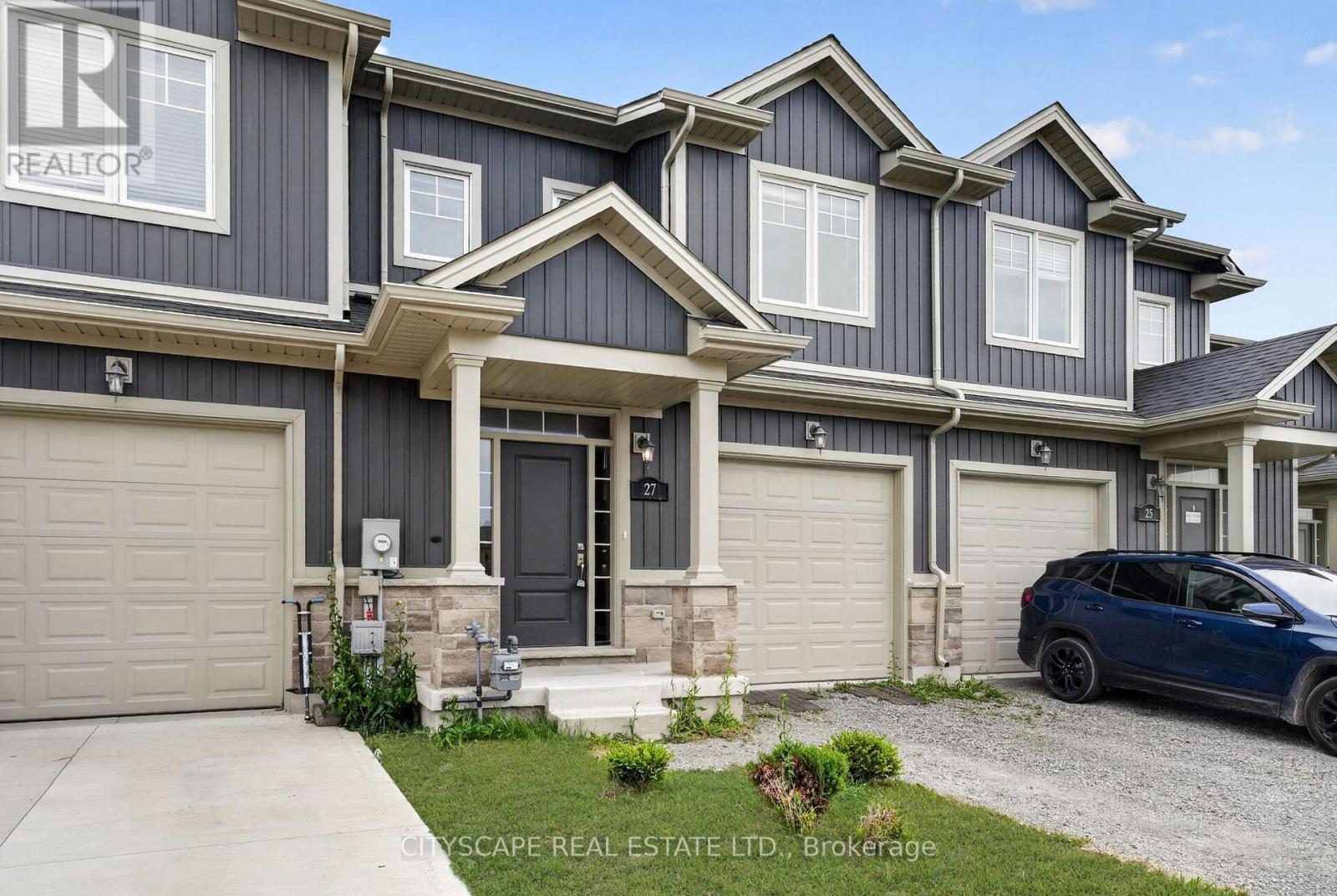 27 LAMB CRESCENT - 1
