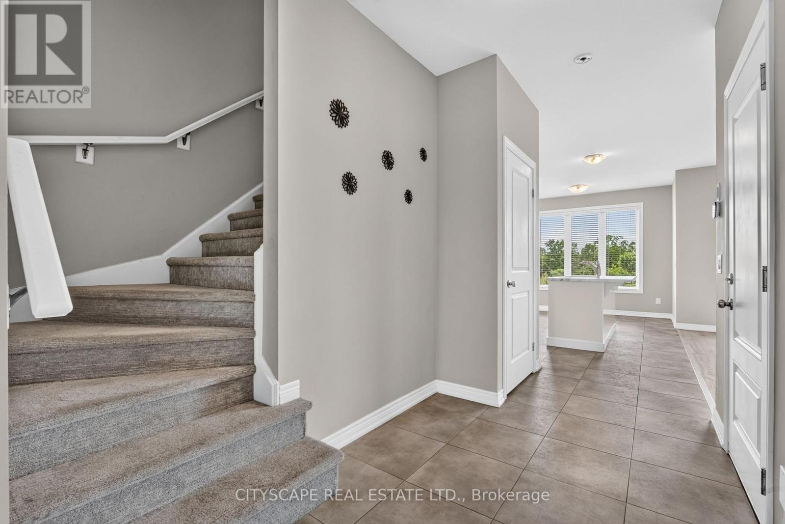 27 LAMB CRESCENT - 11