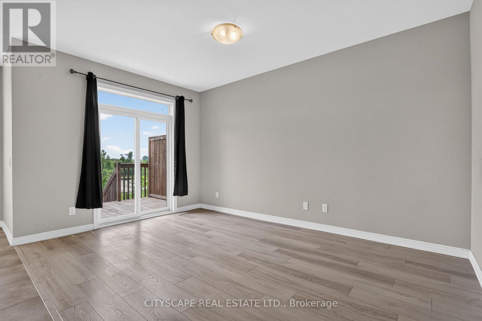 27 LAMB CRESCENT - 12