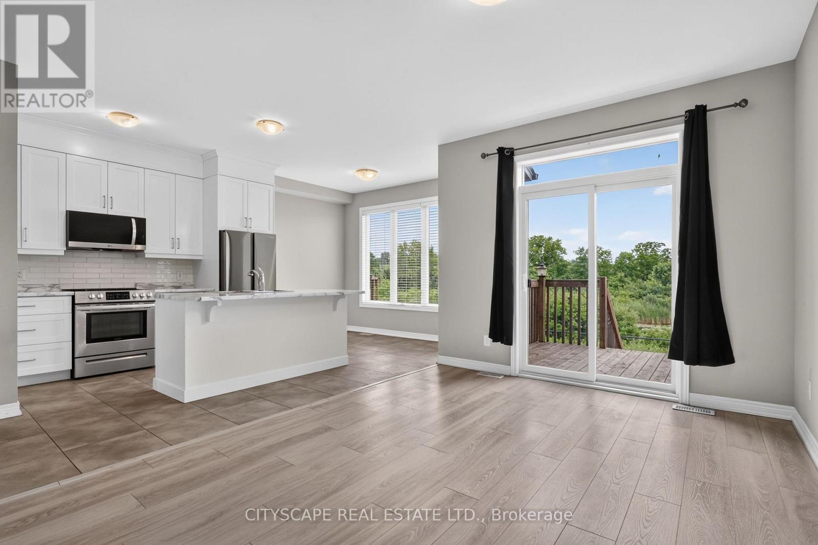 27 LAMB CRESCENT - 13