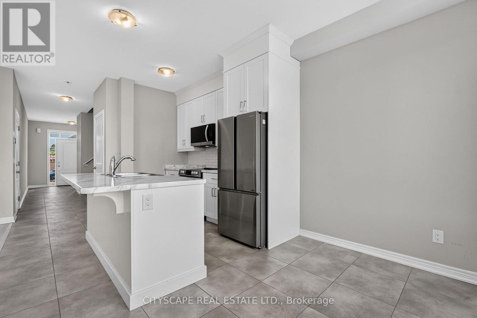 27 LAMB CRESCENT - 16