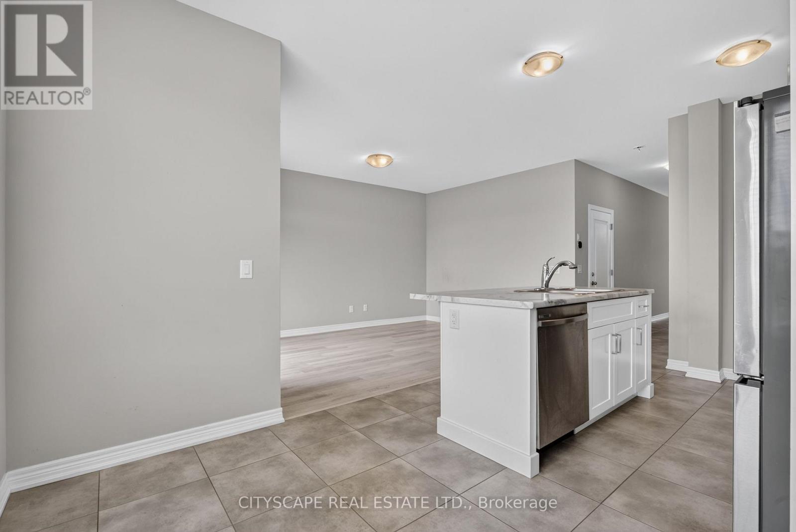 27 LAMB CRESCENT - 17