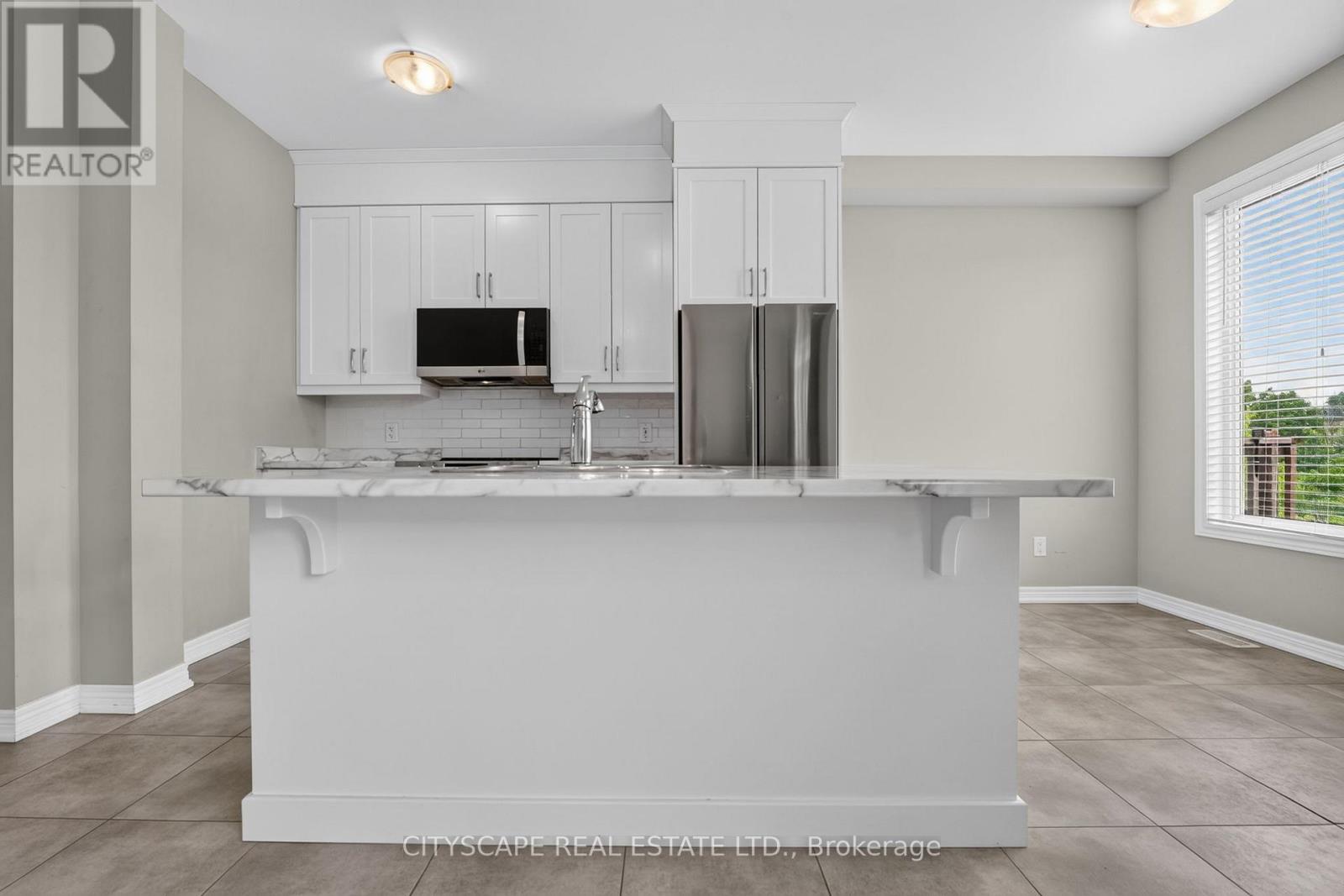 27 LAMB CRESCENT - 19