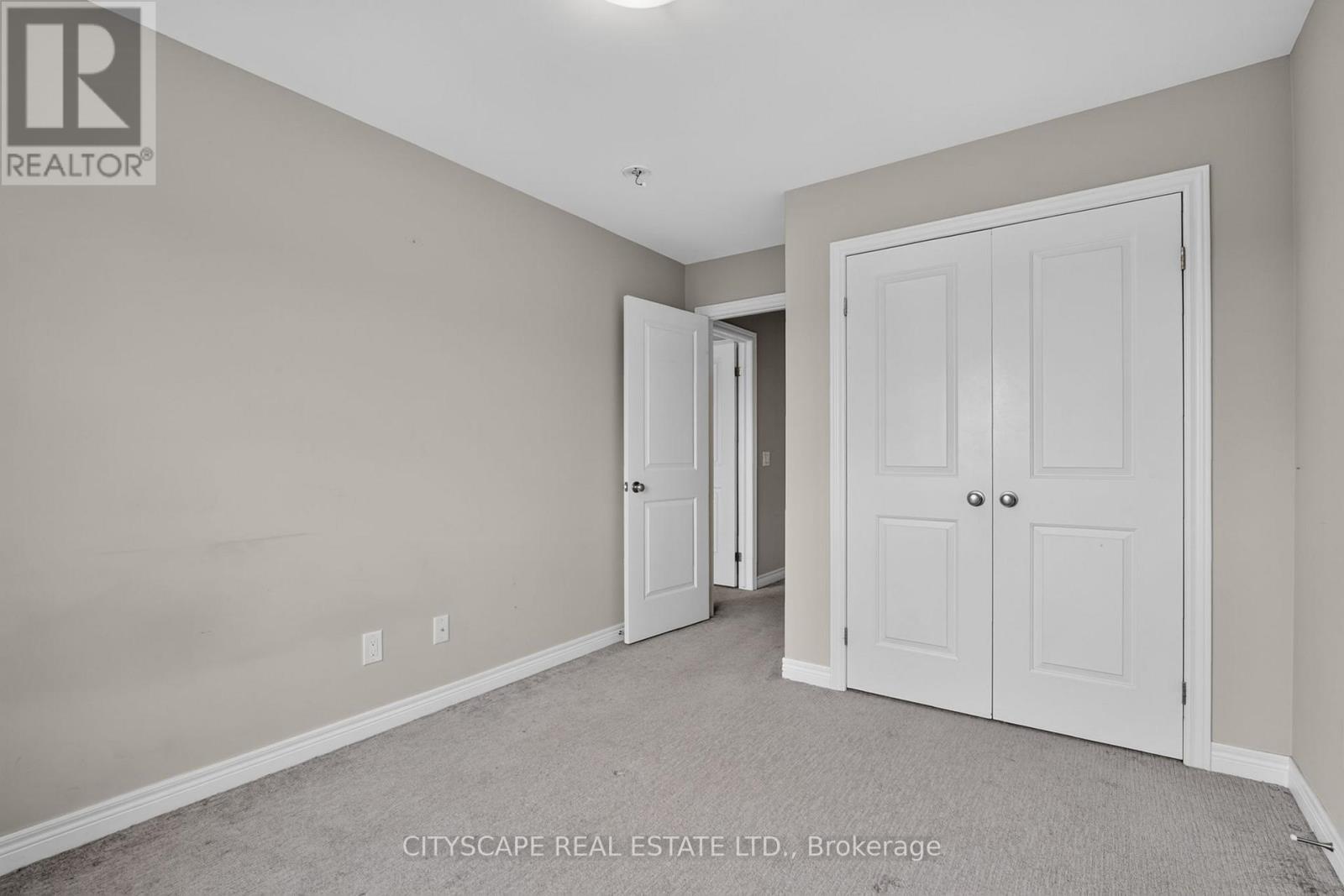 27 LAMB CRESCENT - 22