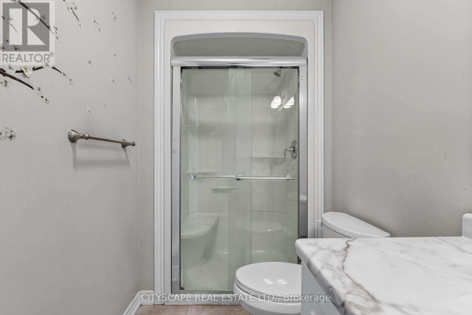 27 LAMB CRESCENT - 25