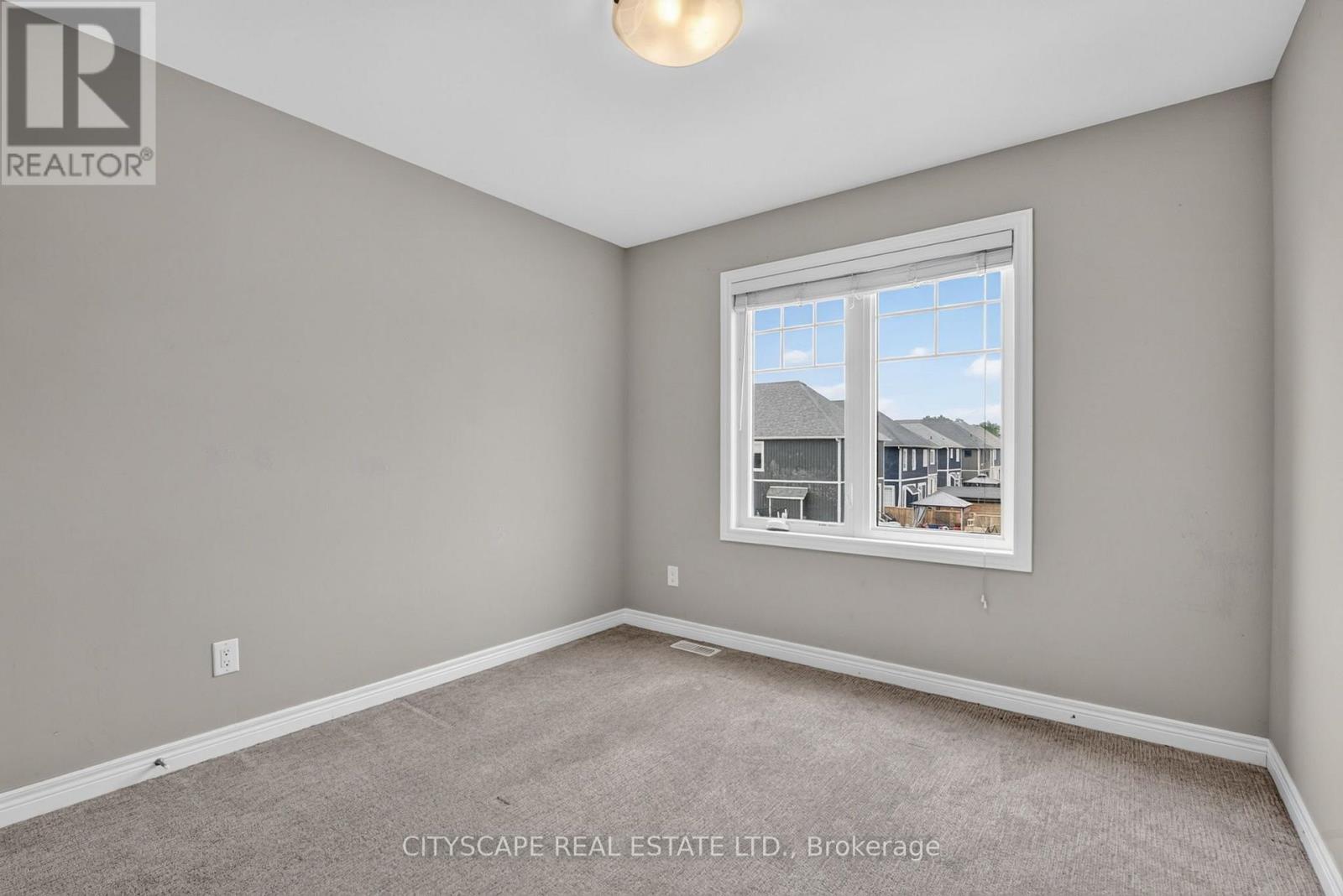 27 LAMB CRESCENT - 26