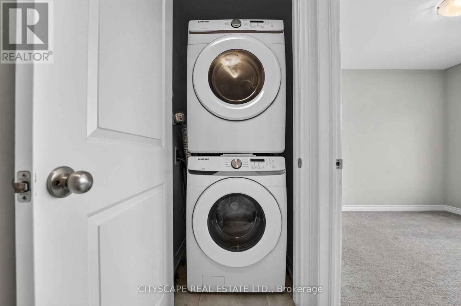 27 LAMB CRESCENT - 29