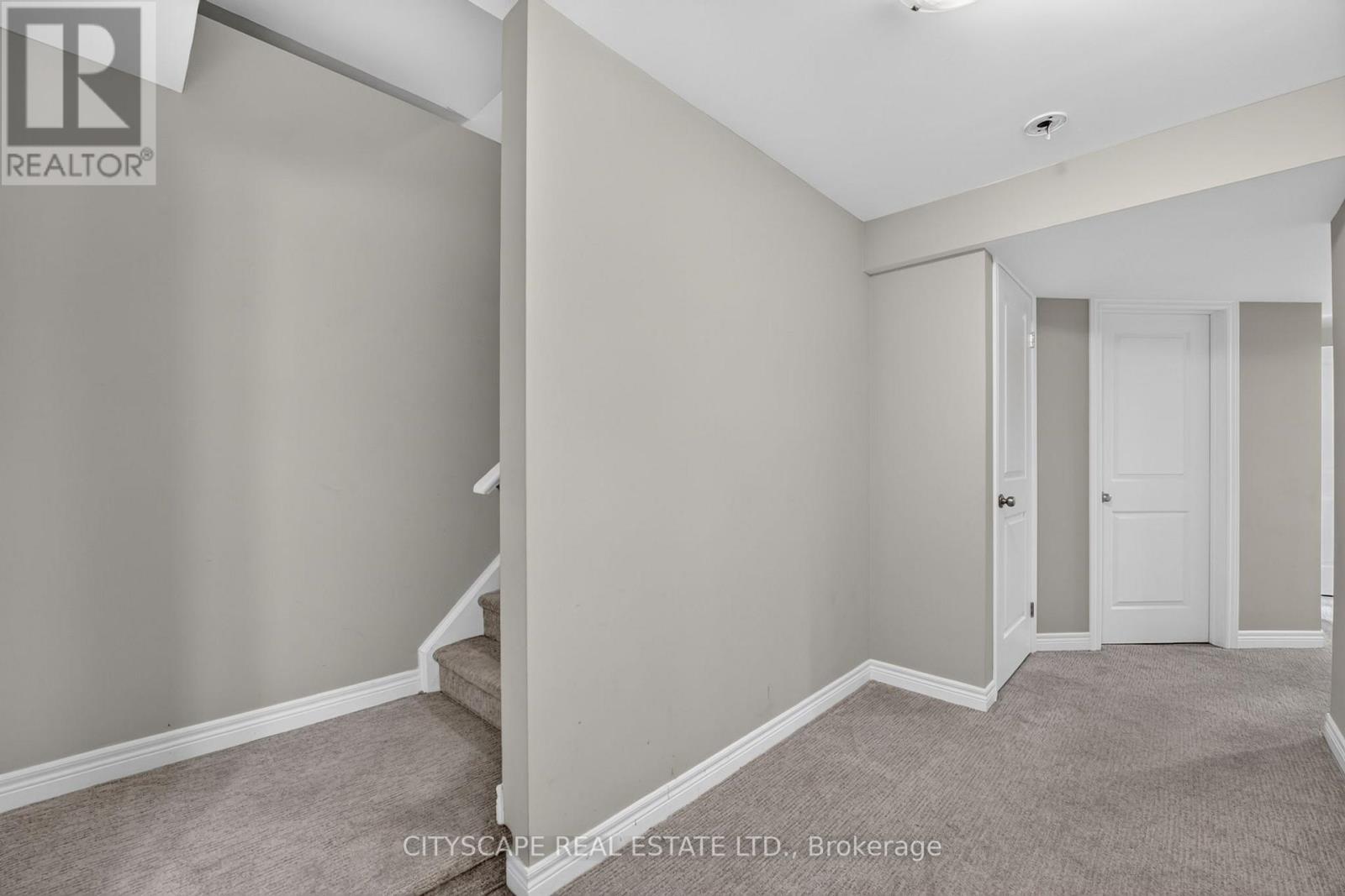 27 LAMB CRESCENT - 31