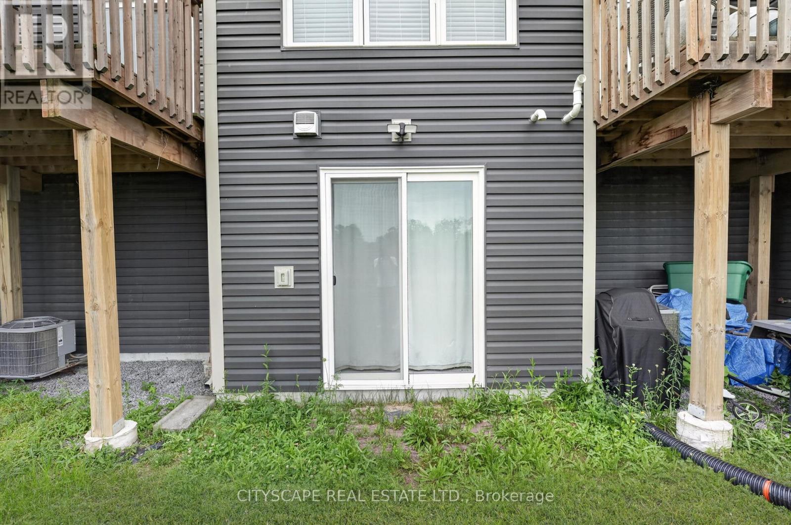 27 LAMB CRESCENT - 6