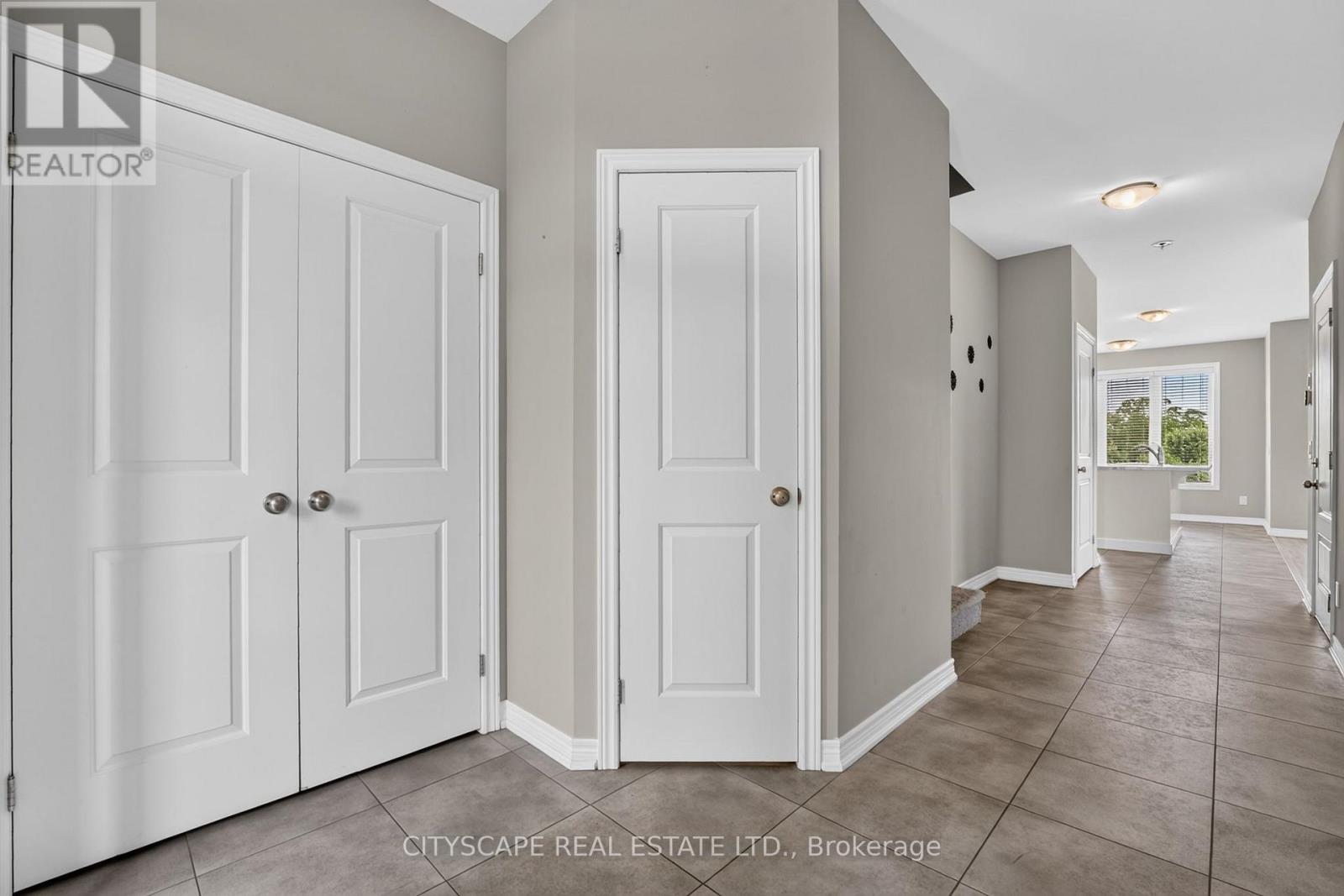 27 LAMB CRESCENT - 9