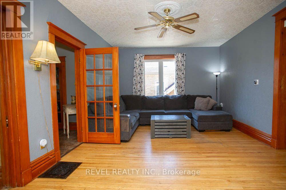 162 GRAND RIVER STREET N - Image 10