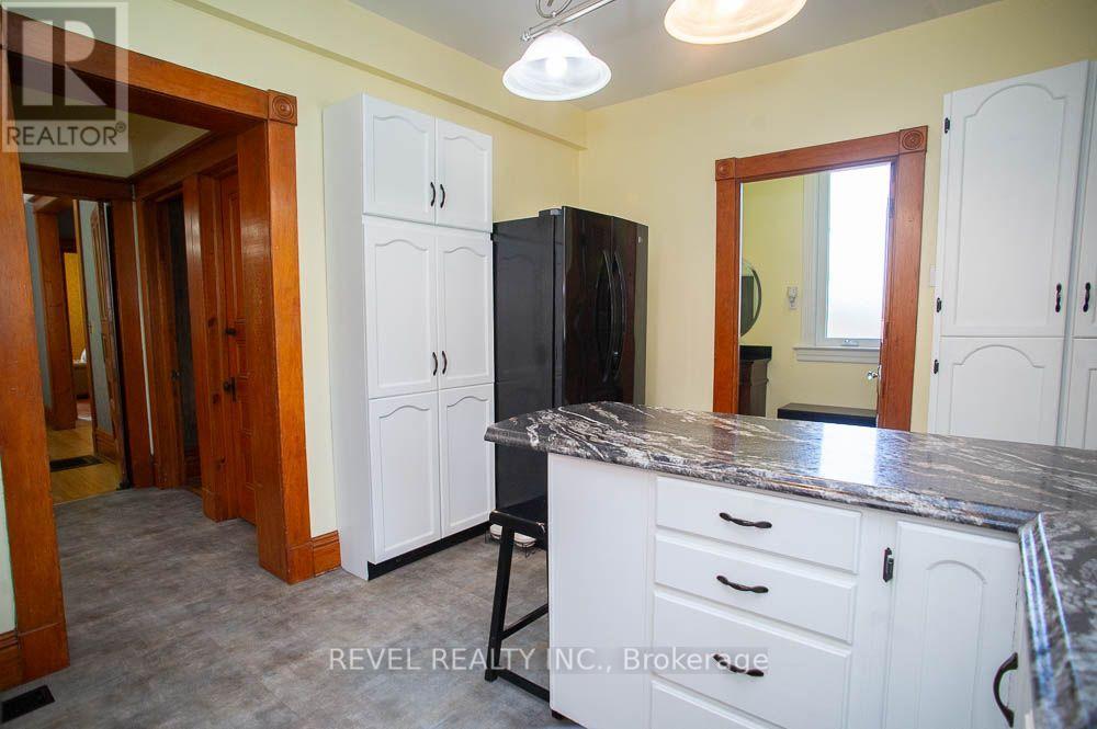 162 GRAND RIVER STREET N - Image 16