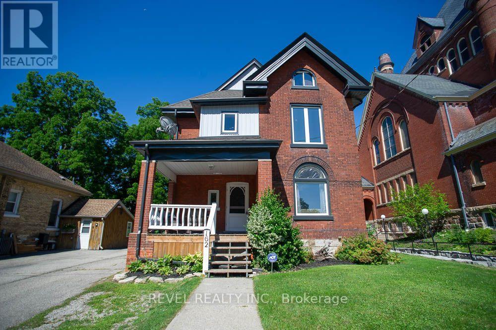162 GRAND RIVER STREET N - 2