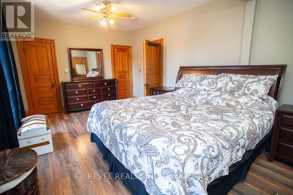 162 GRAND RIVER STREET N - Image 26