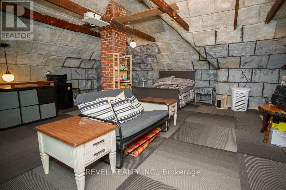 162 GRAND RIVER STREET N - Image 33